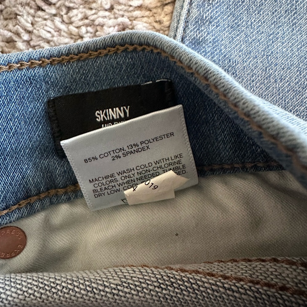 Express Skinny Mid Rise Jeans - Picture 5 of 9